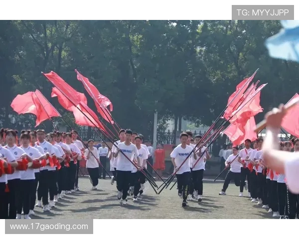 斯卢茨基赞少一人更显拼搏精神 斯卢茨基赞少一人更显拼搏精神
