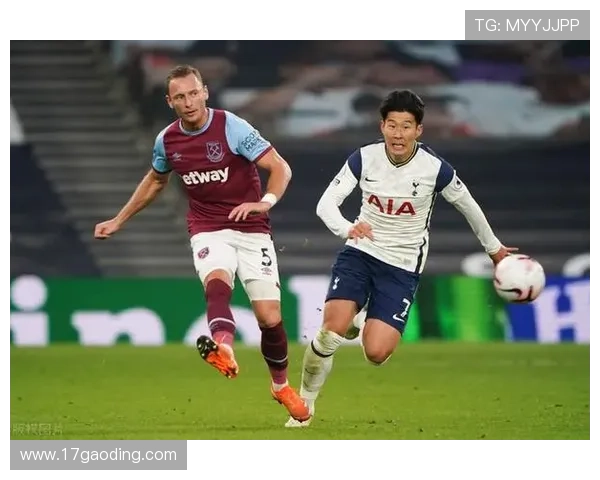 热刺新赛季客场球衣曝光 深紫竖条纹设计亮眼